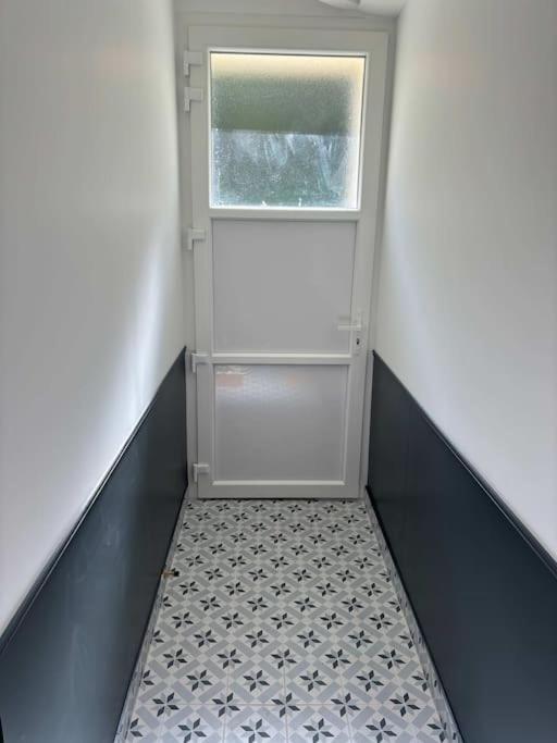 Duplex Parapluies De Cherbourg Netflix Parking 外观 照片