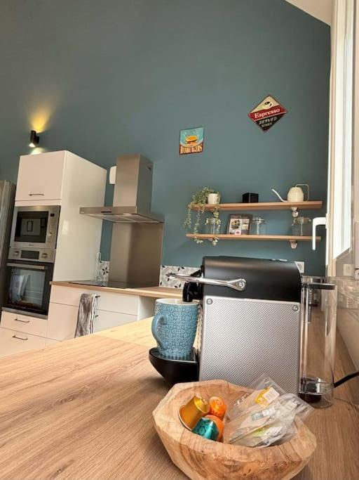 Duplex Parapluies De Cherbourg Netflix Parking 外观 照片