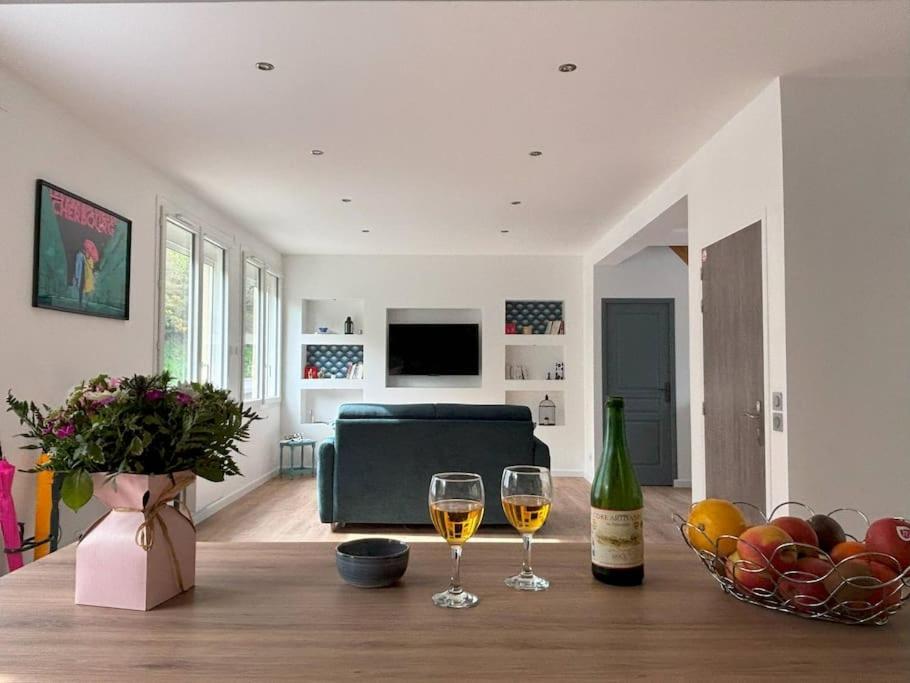 Duplex Parapluies De Cherbourg Netflix Parking 外观 照片